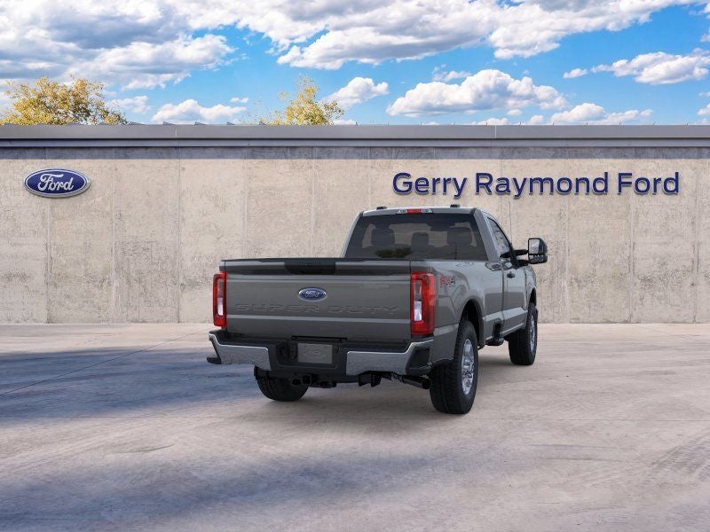2026 Ford Super Duty F-350® XLT